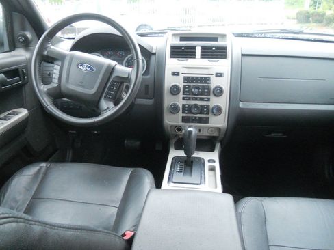 Used 2011 Ford Escape XLT w/ 203A Rapid Spec Order Code FWD image 15