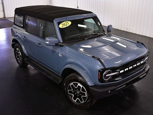 Used 2025 Ford Bronco Outer Banks image 12