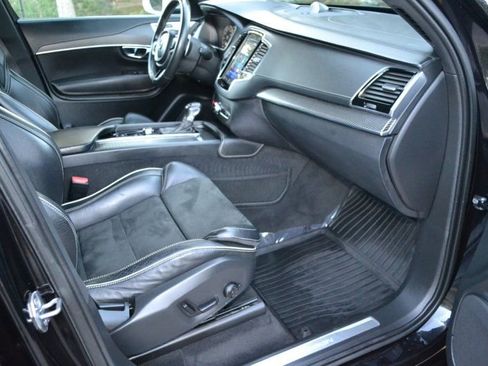 Used 2019 Volvo XC90 T6 R-Design w/ Protection Package image 29