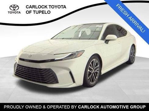 Used 2025 Toyota Camry XLE FWD image 1