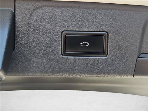 Used 2019 Volkswagen Atlas SEL FWD image 7
