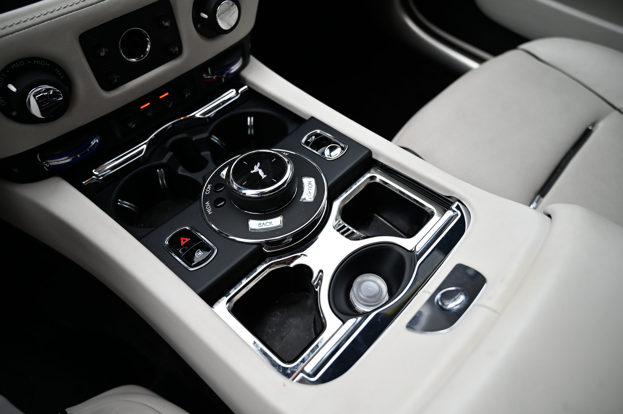 Used 2018 Rolls-Royce Dawn RWD image 33