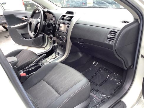 Used 2013 Toyota Corolla S FWD image 30
