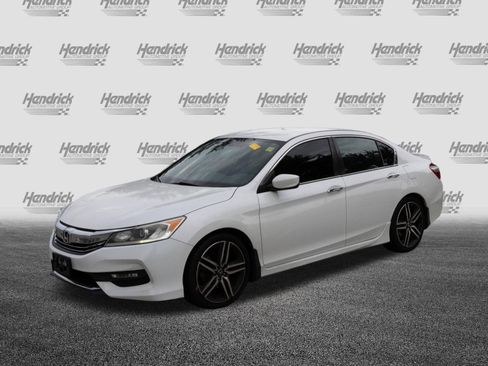 Used 2017 Honda Accord Sport image 5
