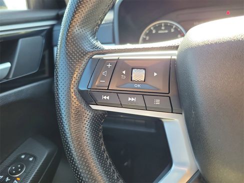 Used 2024 Mitsubishi Outlander SE Black Edition image 27