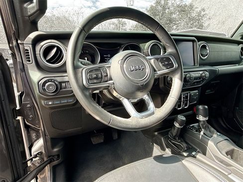 Used 2022 Jeep Wrangler Unlimited Sahara image 12