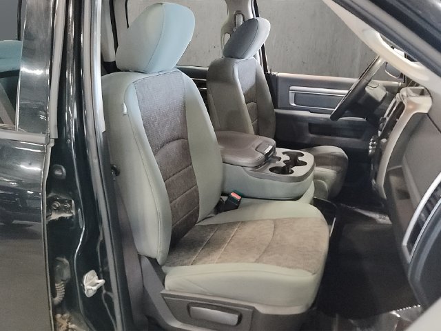 Used 2015 RAM 1500 Classic SLT AWD/4WD image 38