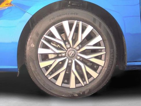 Used 2025 Nissan Altima 2.5 SV w/ SV Premium Package FWD image 10
