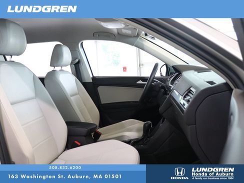 Used 2021 Volkswagen Tiguan SE AWD/4WD image 16