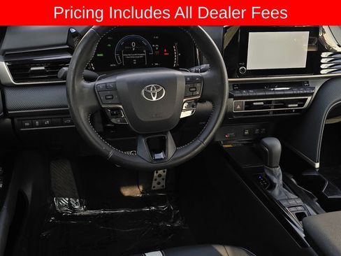 Used 2025 Toyota Camry SE w/ Convenience Package FWD image 11