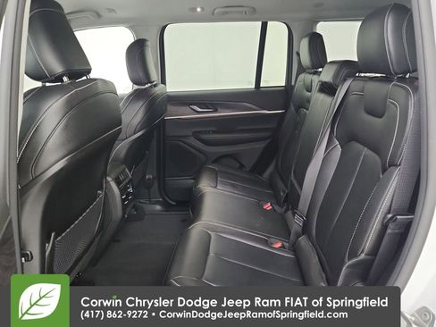 Certified 2023 Jeep Grand Cherokee Limited w/ Black Appearance Package image 31