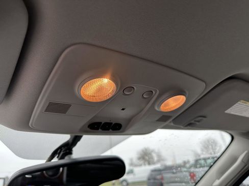 Used 2016 Chevrolet Traverse LT image 31