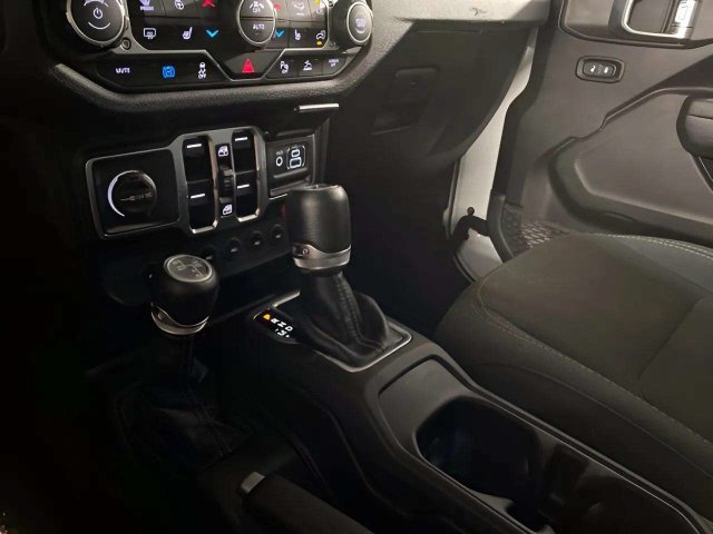 Used 2024 Jeep Wrangler Unlimited w/ Convenience Group AWD/4WD image 50