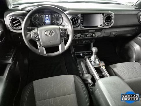 Used 2022 Toyota Tacoma TRD Sport image 10