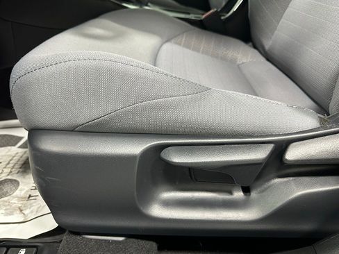 Used 2025 Toyota Corolla SE image 12