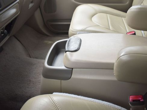 Used 2000 Ford F250 Lariat image 16