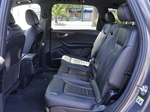 Used 2021 Audi Q7 3.0T Premium Plus w/ Premium Plus Package image 24