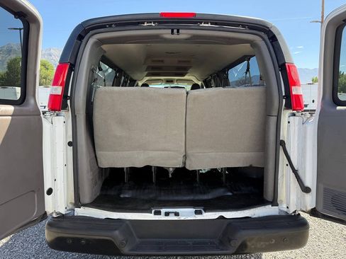 Used 2020 Chevrolet Express 3500 LS RWD image 25