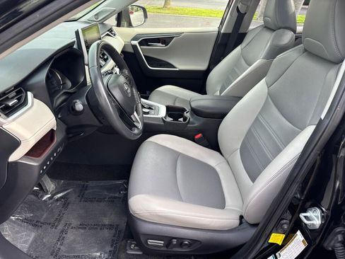 Certified 2020 Toyota RAV4 Limited AWD/4WD image 7