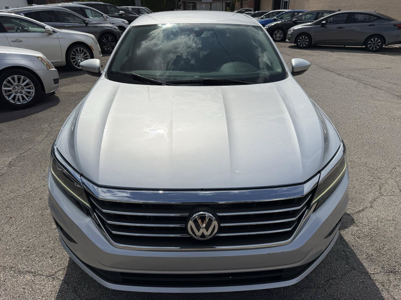 Used 2020 Volkswagen Passat 2.0T SE FWD image 11