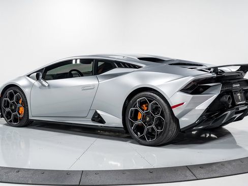 Used 2023 Lamborghini Huracan Tecnica RWD image 5