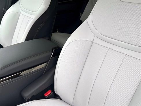 New 2025 Land Rover Range Rover Sport Dynamic SE image 18