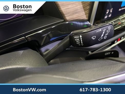 Used 2025 Volkswagen Atlas SEL Premium R-Line image 21