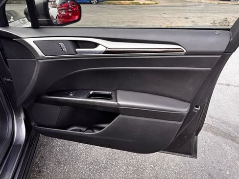 Used 2017 Ford Fusion Titanium AWD/4WD image 31