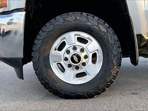 Used 2017 Chevrolet Silverado 2500 LT image 32