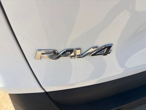 Used 2025 Toyota RAV4 XLE AWD/4WD image 23