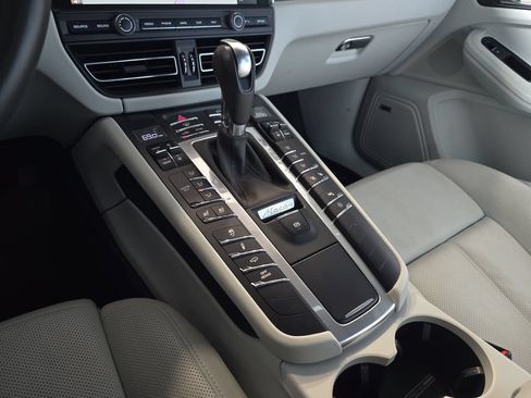Used 2019 Porsche Macan S AWD/4WD image 27