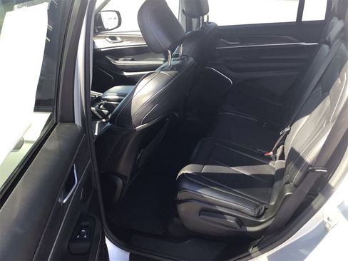 Used 2022 Jeep Grand Cherokee L Limited image 10