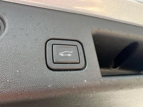 Used 2023 Chevrolet Equinox LT w/ Driver Convenience Package AWD/4WD image 14