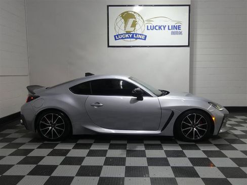 Used 2022 Toyota GR86 image 6