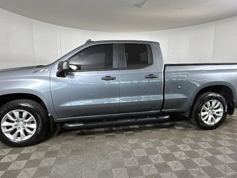 Used 2019 Chevrolet Silverado 1500 Custom w/ Custom Value Package AWD/4WD image 6
