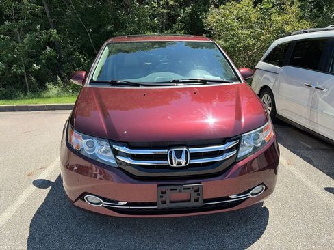 Used 2016 Honda Odyssey Touring Elite image 2