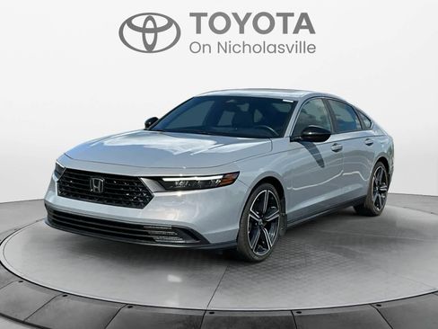Used 2023 Honda Accord Sport image 1