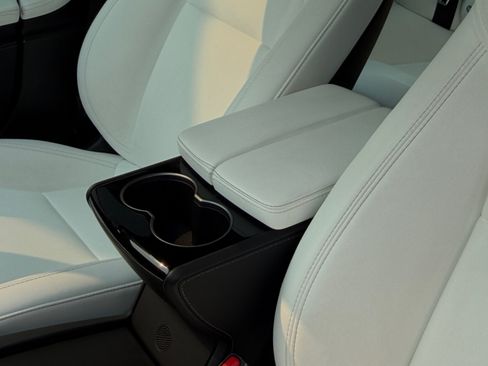 Used 2020 Tesla Model S Performance AWD/4WD image 18