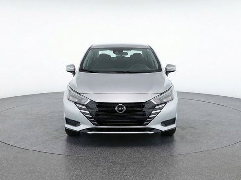 Used 2025 Nissan Versa SV FWD image 2