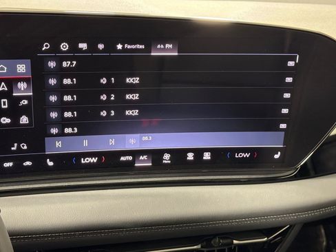 Certified 2025 Audi A6 e-tron Premium w/ Convenience Package image 16