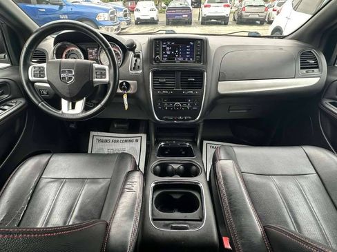 Used 2018 Dodge Grand Caravan GT FWD image 18
