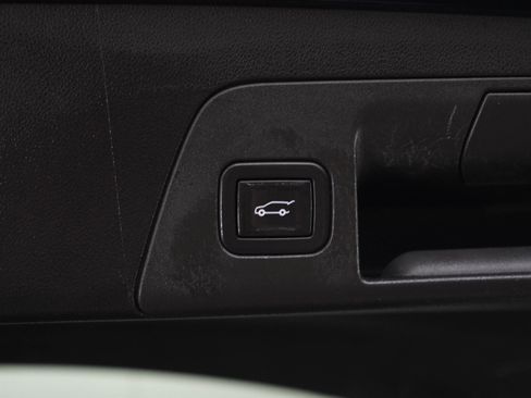 Used 2021 Buick Envision Essence AWD/4WD image 17