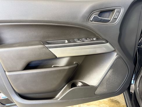 Used 2022 Chevrolet Colorado LT w/ LT Convenience Package RWD image 19