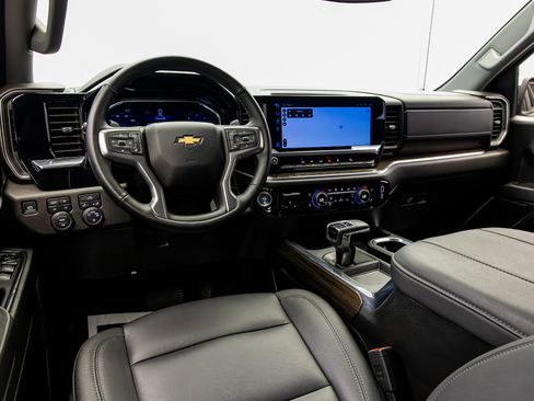 Used 2024 Chevrolet Silverado 1500 LT AWD/4WD image 36