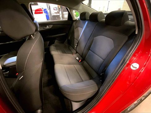 Used 2019 Kia Forte LXS image 18