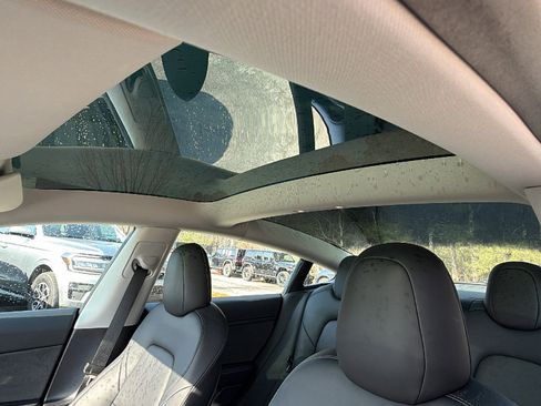 Used 2023 Tesla Model 3 Performance image 18