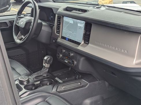 Used 2025 Ford Bronco Outer Banks AWD/4WD image 11