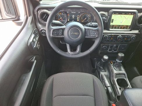 Used 2023 Jeep Wrangler Unlimited Sport AWD/4WD image 13