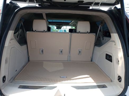 Used 2024 Cadillac Escalade ESV Sport Platinum image 15