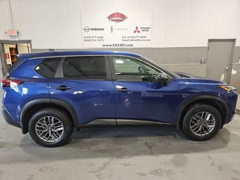 Used 2023 Nissan Rogue S AWD/4WD image 2